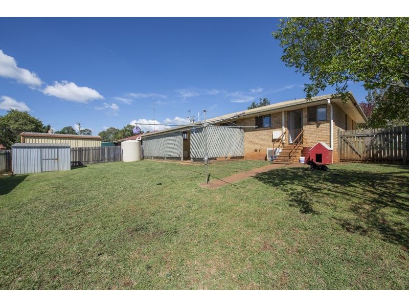 5 Champagne Crescent, Wilsonton QLD 4350