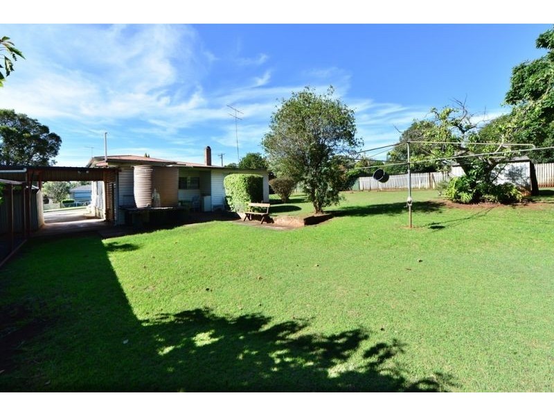 6 Cooper Street, South Toowoomba QLD 4350