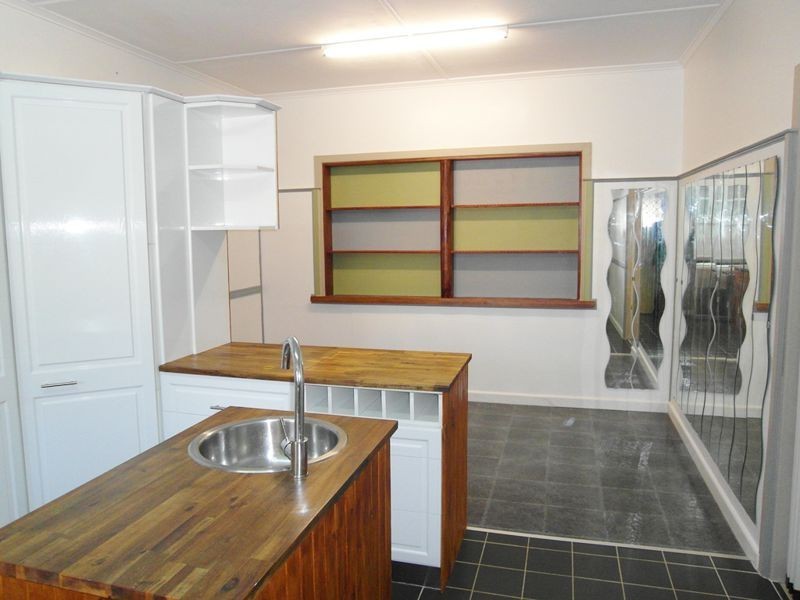 4 Jonathan Street, Rockville QLD 4350