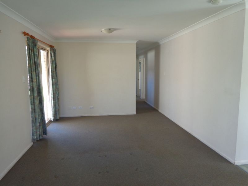 271 New England Highway, Harlaxton QLD 4350
