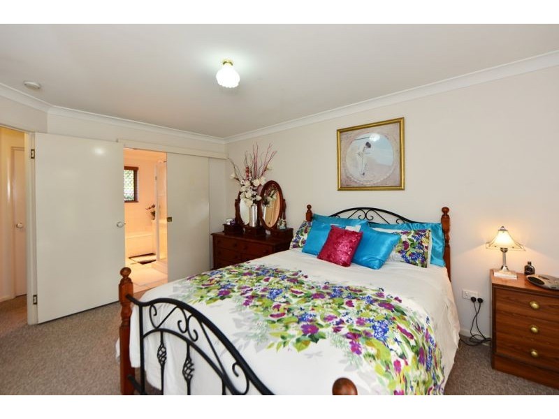 25 Gainsborough Drive, Glenvale QLD 4350