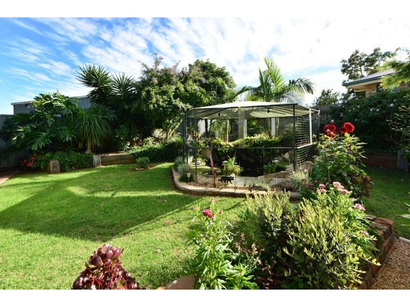 25 Gainsborough Drive, Glenvale QLD 4350