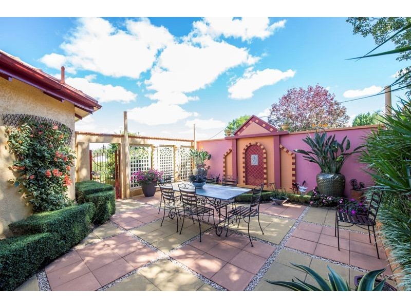 14 Fernside Street, East Toowoomba QLD 4350