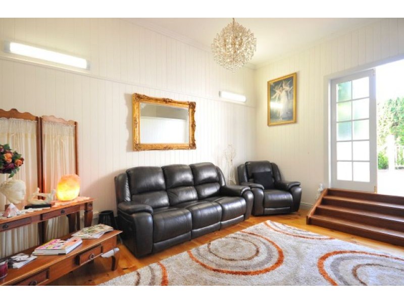 16 Phillip Street, East Toowoomba QLD 4350