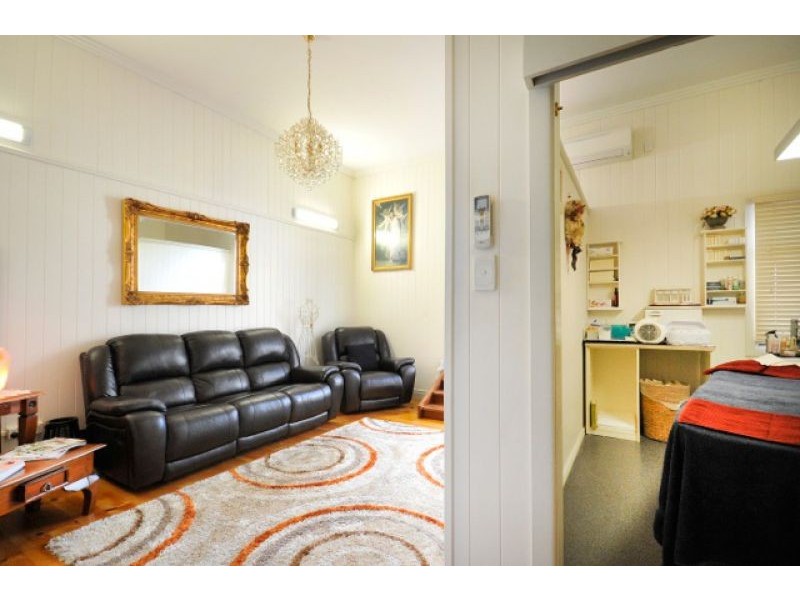 16 Phillip Street, East Toowoomba QLD 4350