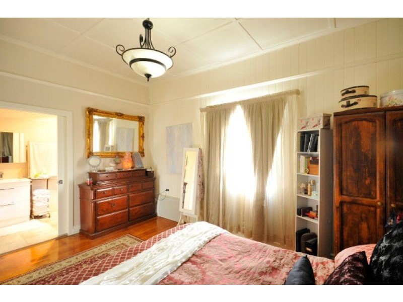 16 Phillip Street, East Toowoomba QLD 4350