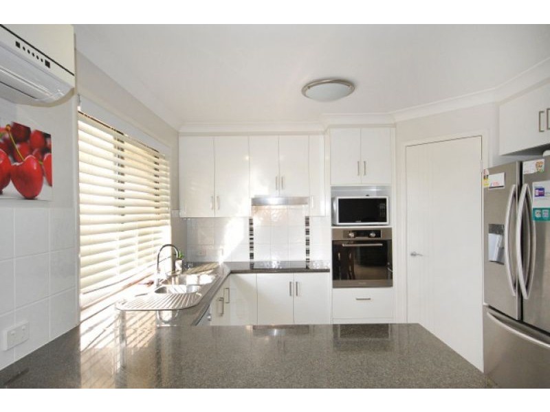 1 Vinnicombe Street, Kearneys Spring QLD 4350