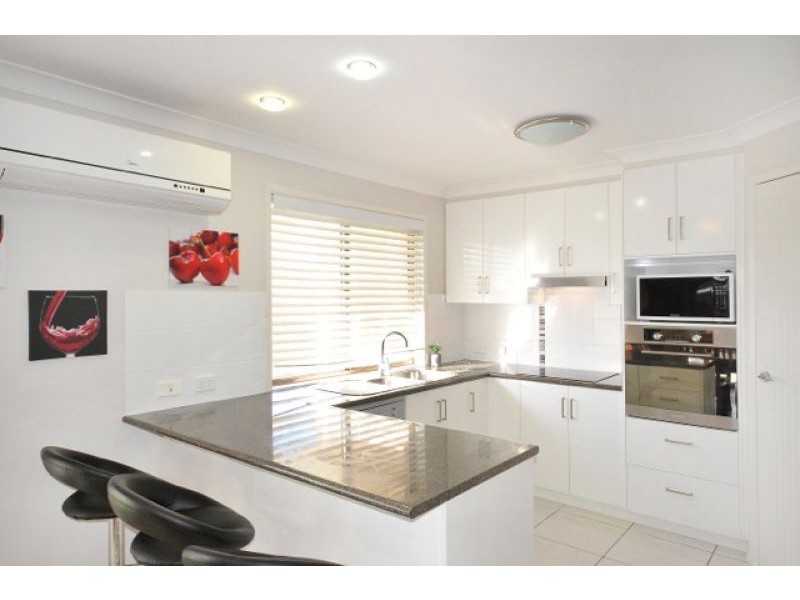 1 Vinnicombe Street, Kearneys Spring QLD 4350