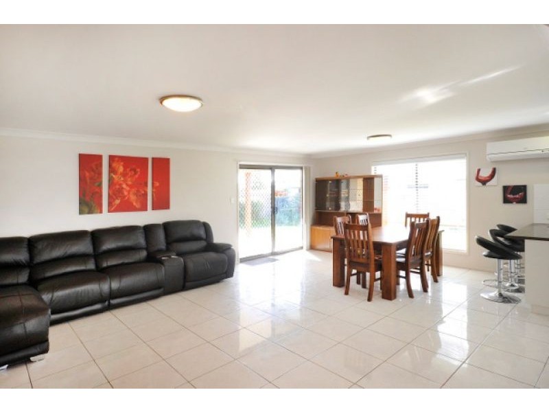 1 Vinnicombe Street, Kearneys Spring QLD 4350