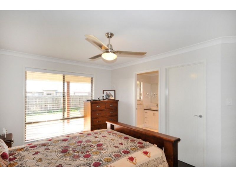 1 Vinnicombe Street, Kearneys Spring QLD 4350