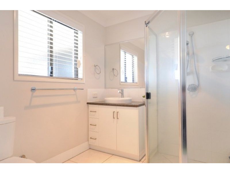 1 Vinnicombe Street, Kearneys Spring QLD 4350