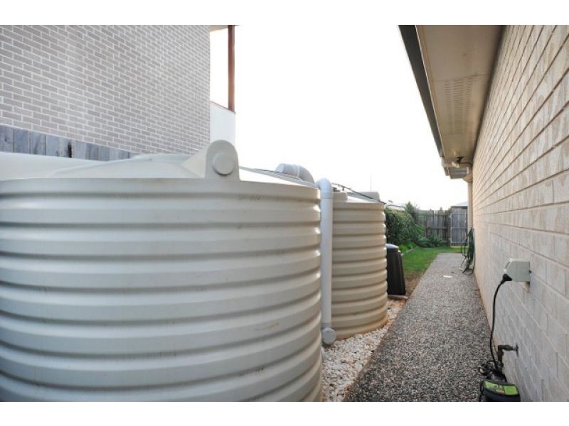 1 Vinnicombe Street, Kearneys Spring QLD 4350