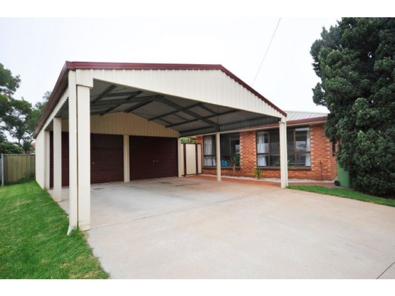 3 Herzer Court, Kearneys Spring QLD 4350