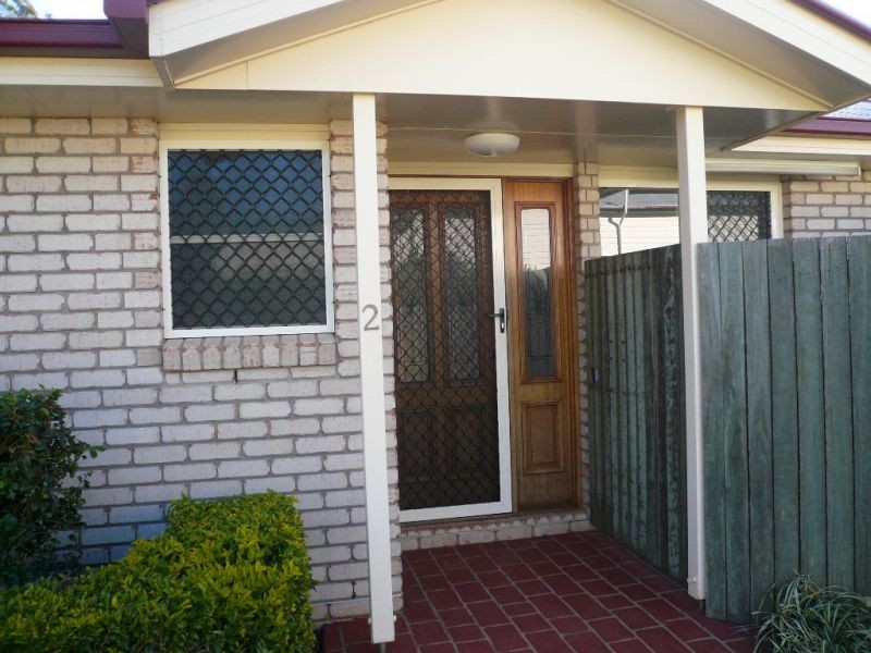 2/320 South Street, Harristown QLD 4350