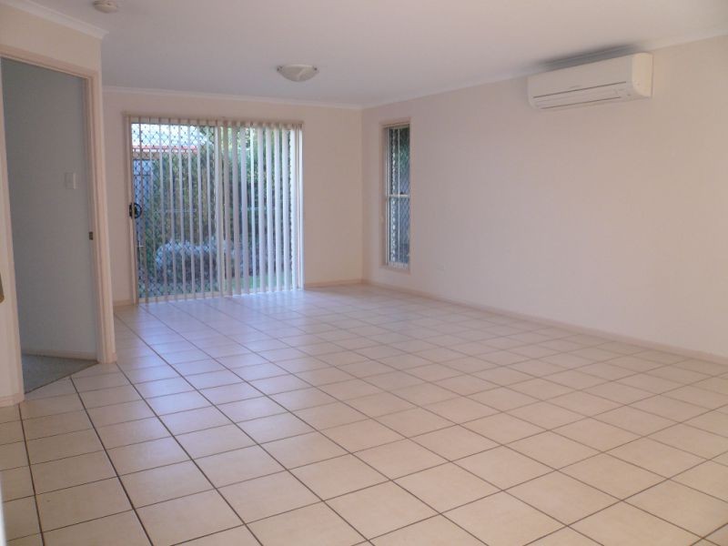 2/320 South Street, Harristown QLD 4350