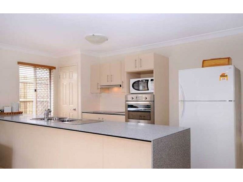 37 Sunset Drive, Glenvale QLD 4350