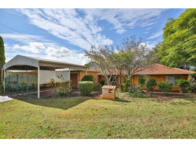 6 Lupin Court, Centenary Heights QLD 4350