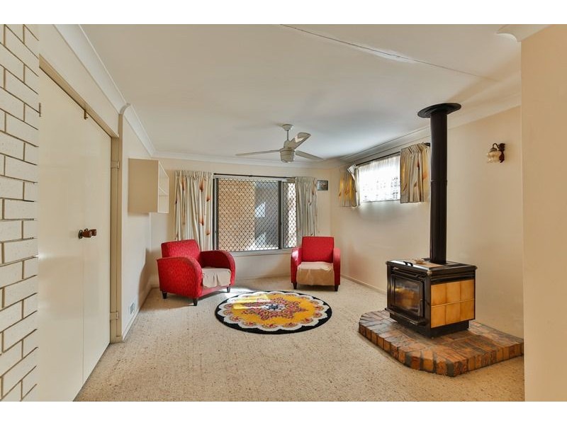 6 Lupin Court, Centenary Heights QLD 4350