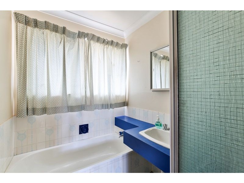 6 Lupin Court, Centenary Heights QLD 4350