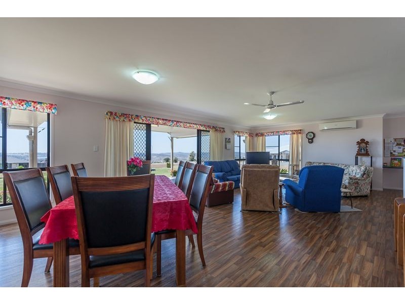42 Hilltop Drive, Gowrie Junction QLD 4352