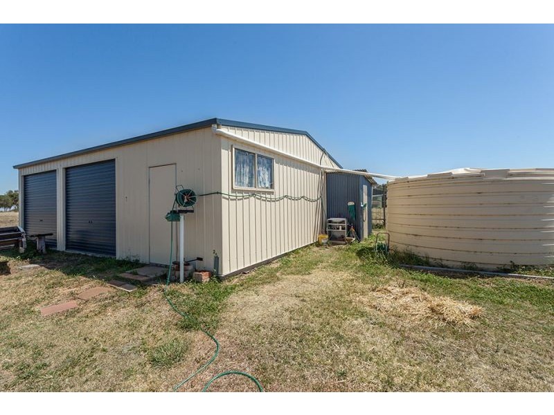 42 Hilltop Drive, Gowrie Junction QLD 4352