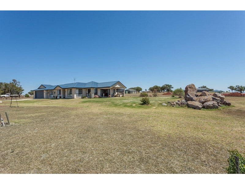 42 Hilltop Drive, Gowrie Junction QLD 4352