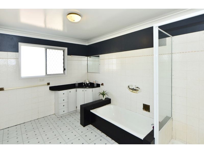 256 Taylor Street, Newtown QLD 4350