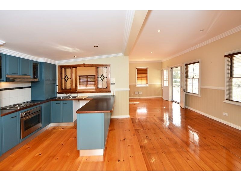 73 Phillip Street, South Toowoomba QLD 4350