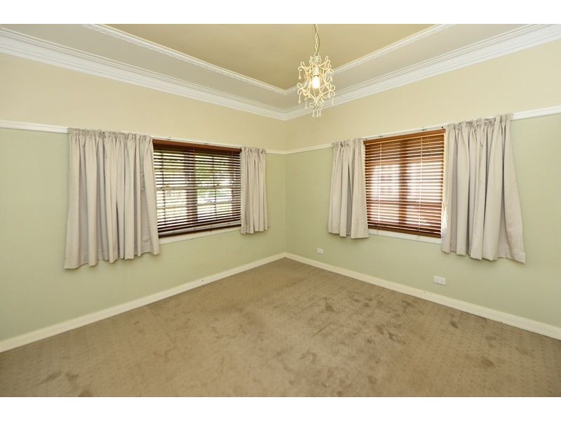 73 Phillip Street, South Toowoomba QLD 4350