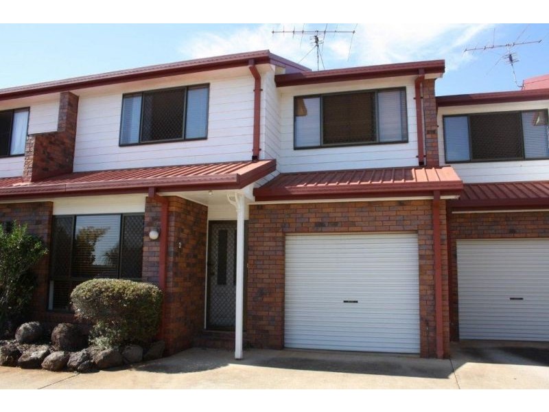 2/226 Hume Street, South Toowoomba QLD 4350