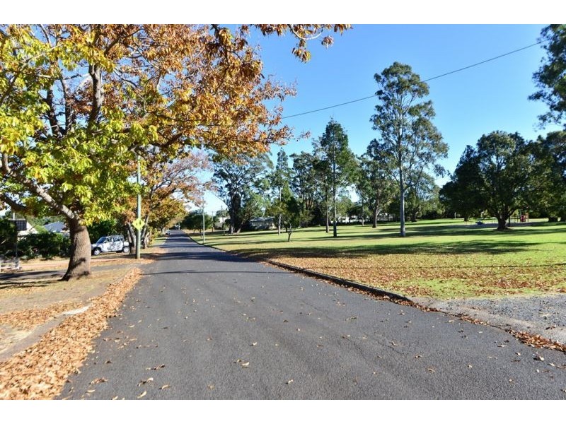 6 Maker Street, Rangeville QLD 4350