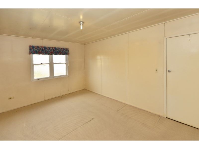 8 Faith Street, Rangeville QLD 4350