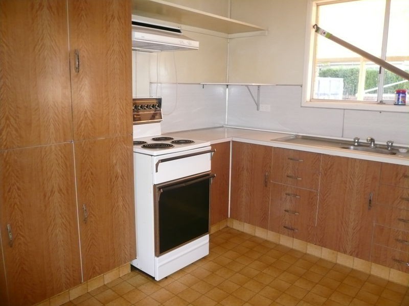 291a West Street, Harristown QLD 4350