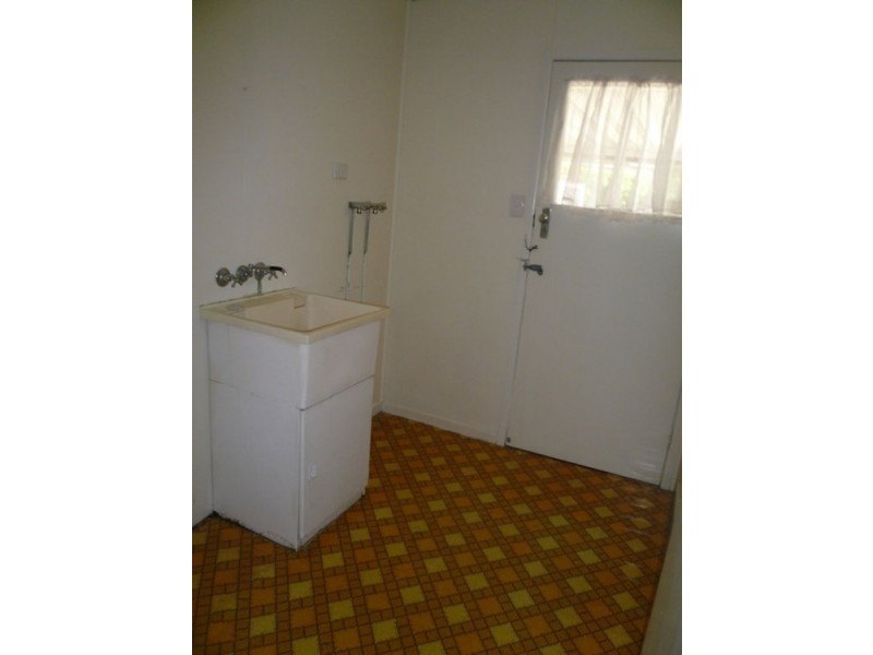 291a West Street, Harristown QLD 4350