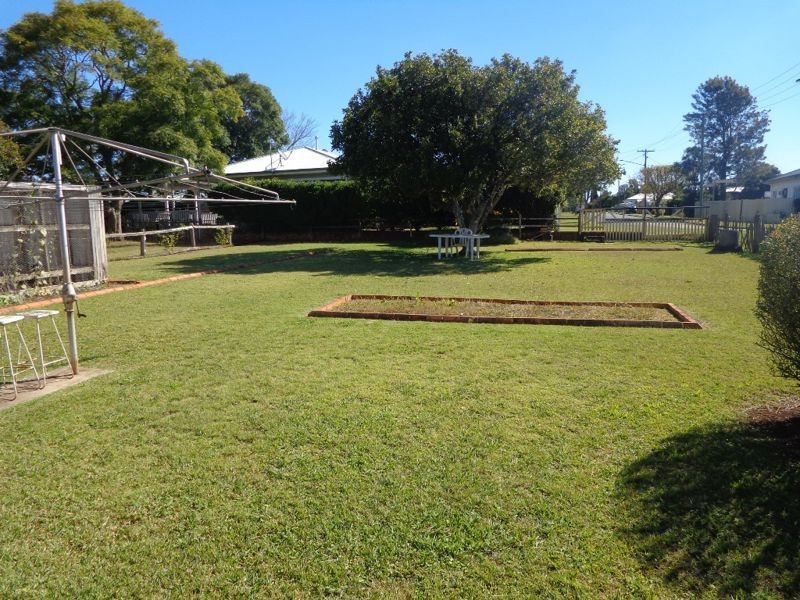 291a West Street, Harristown QLD 4350
