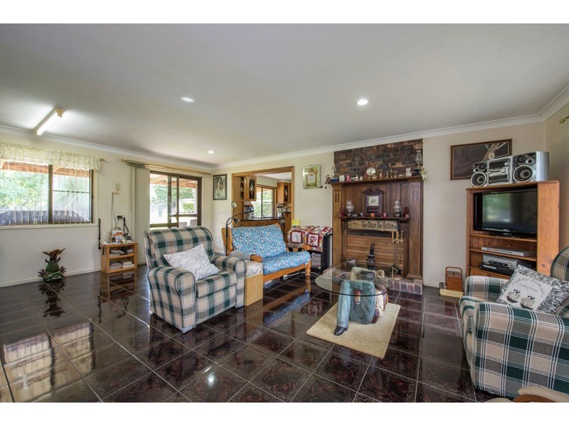 14 Hampton Road, Hampton QLD 4352