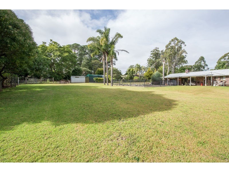 14 Hampton Road, Hampton QLD 4352