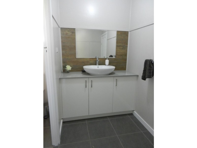 7 Drayton Road, Harristown QLD 4350