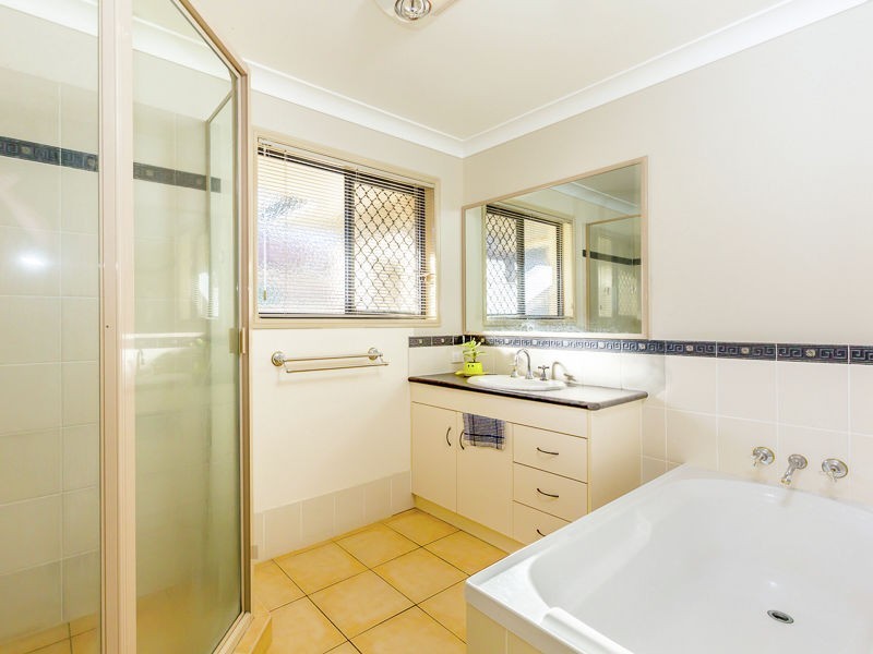 2/251 Nelson Street, Kearneys Spring QLD 4350