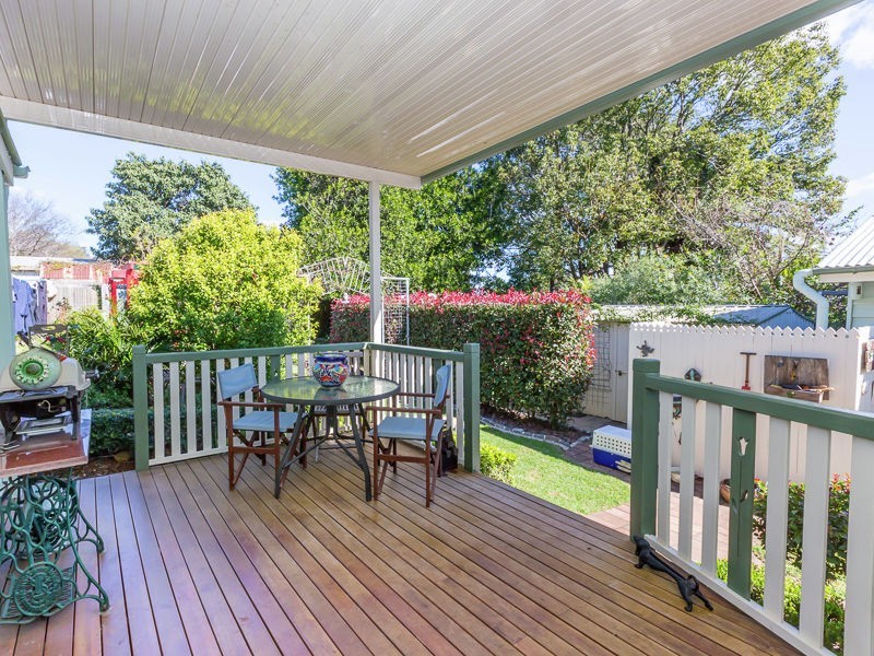 8 Perry Street, Harlaxton QLD 4350