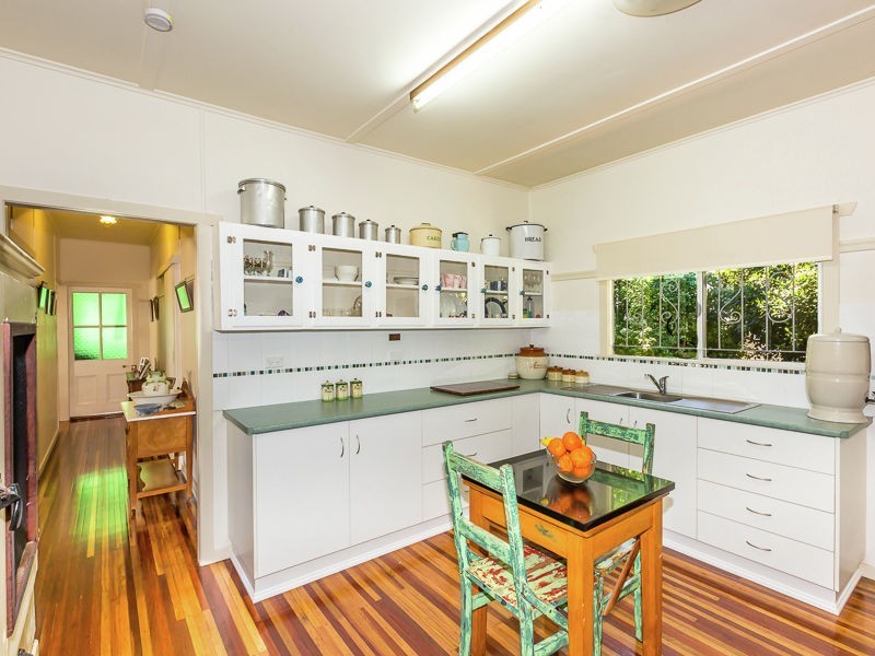 8 Perry Street, Harlaxton QLD 4350