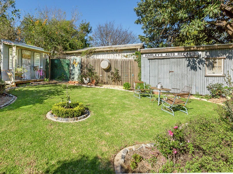 8 Perry Street, Harlaxton QLD 4350