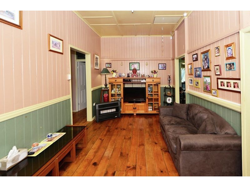 44 Main Street, Meringandan QLD 4352