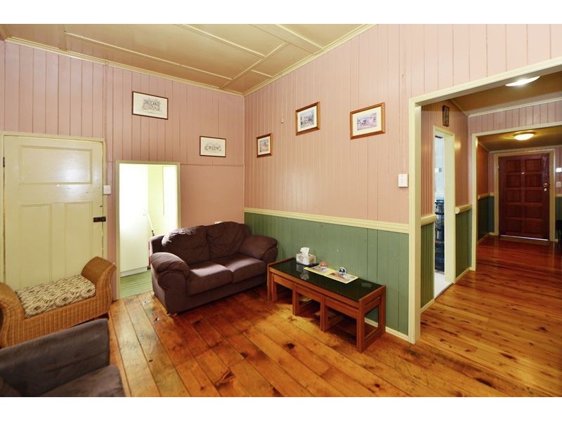 44 Main Street, Meringandan QLD 4352