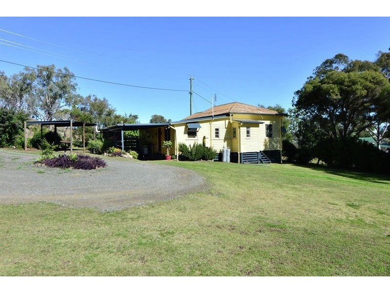 44 Main Street, Meringandan QLD 4352