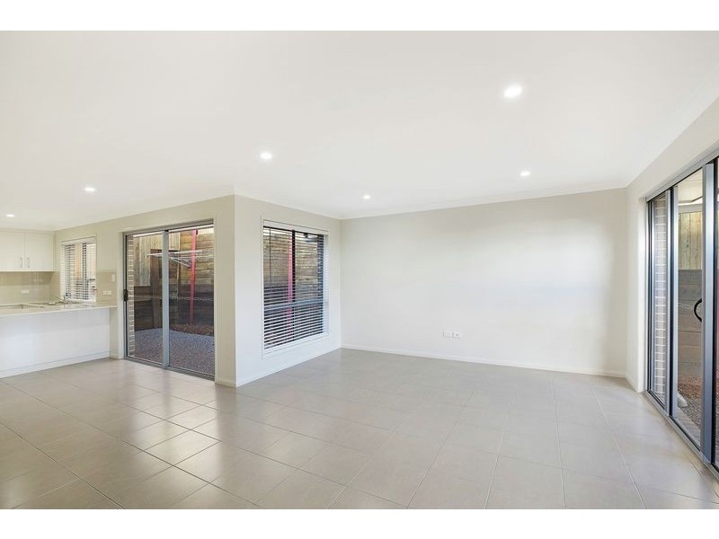 6 Dylan Court, Darling Heights QLD 4350