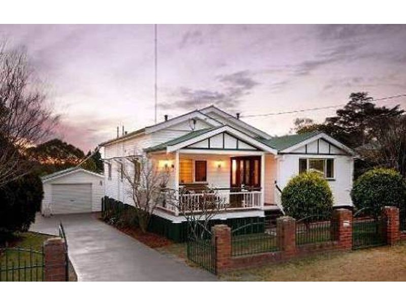 9 Hampshire Street, North Toowoomba QLD 4350