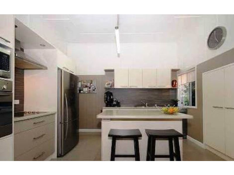 9 Hampshire Street, North Toowoomba QLD 4350