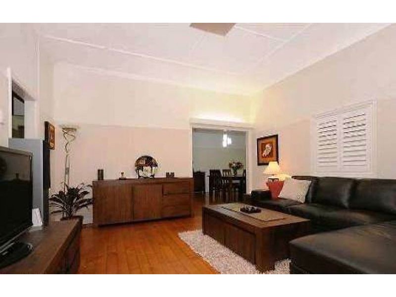 9 Hampshire Street, North Toowoomba QLD 4350