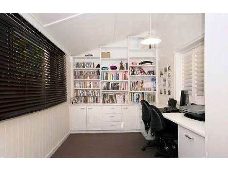 9 Hampshire Street, North Toowoomba QLD 4350
